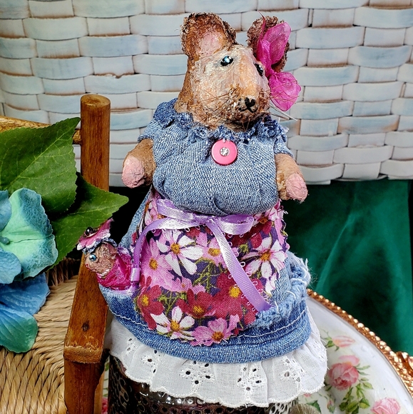 Handmade Momma Mouse with Baby mouse papermache fiber arts mixed media - Picture 2 of 8